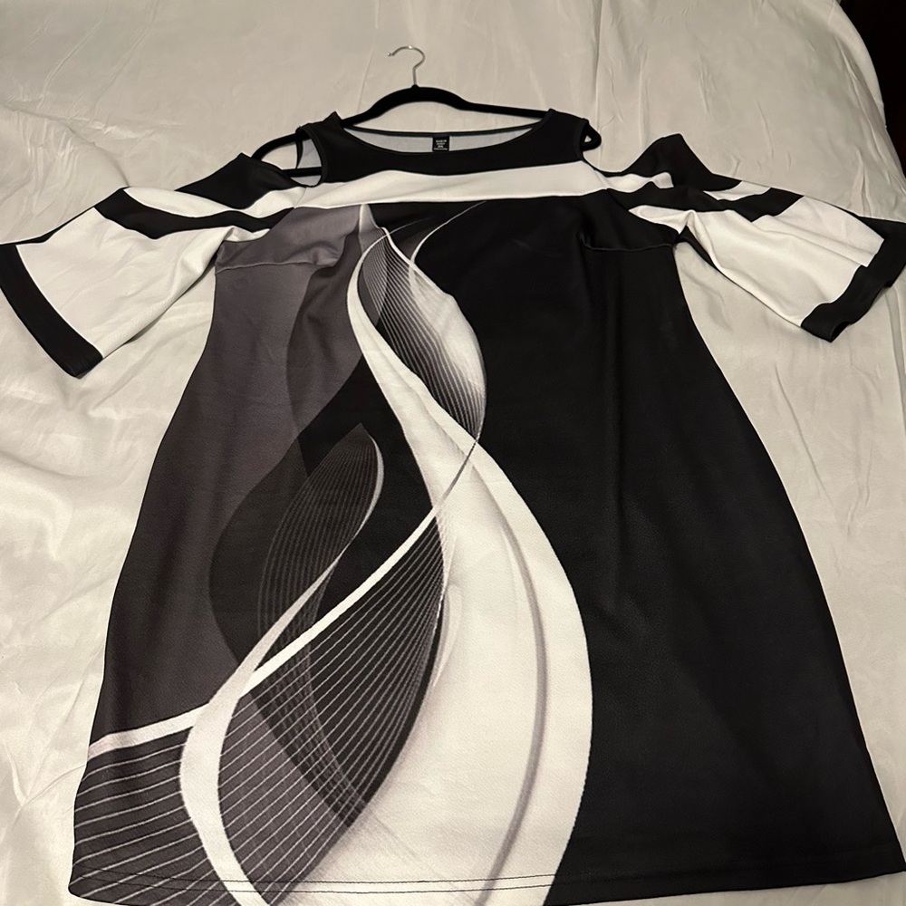 SHEIN Monochrome Long Sleeve Dress